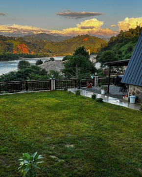 RUBADİDİ BUNGALOV